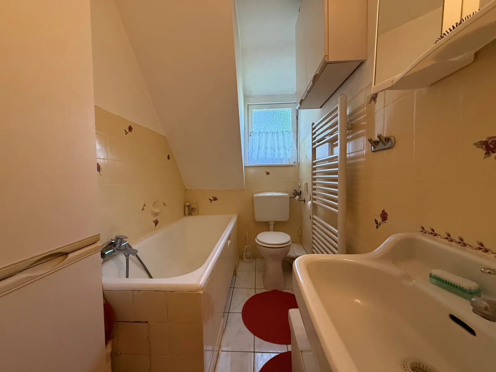 Badezimmer (1. OG)