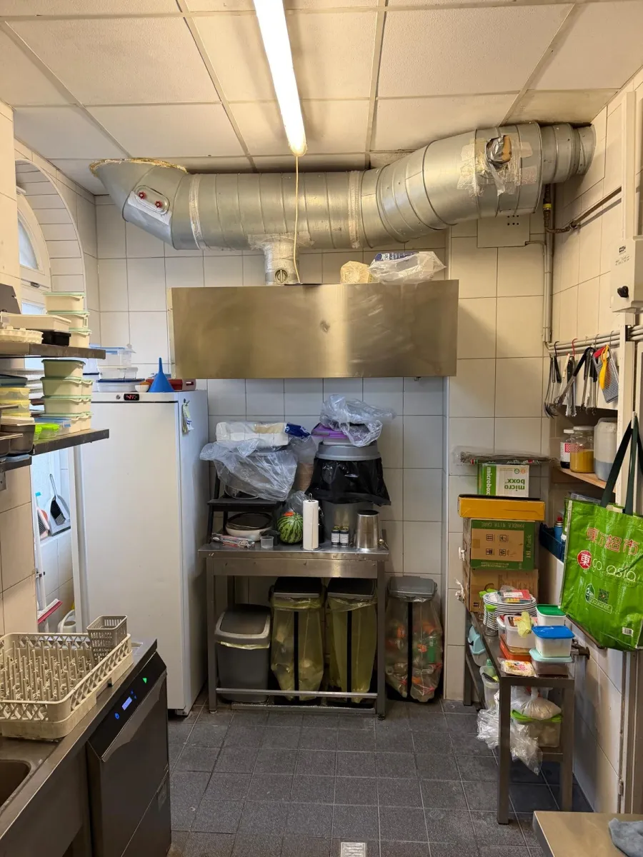2 x Gewerbeeinheiten, 4 x Parkplätze in der Innenstadt!