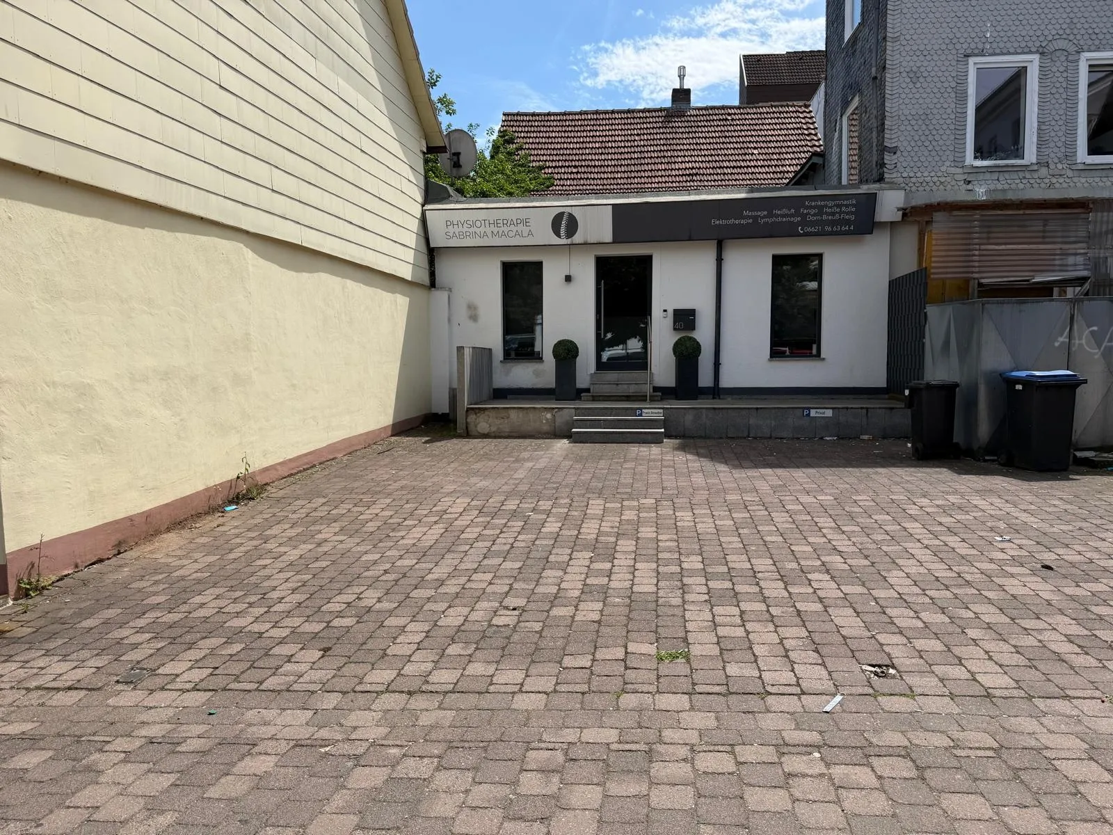 2 x Gewerbeeinheiten, 4 x Parkplätze in der Innenstadt!