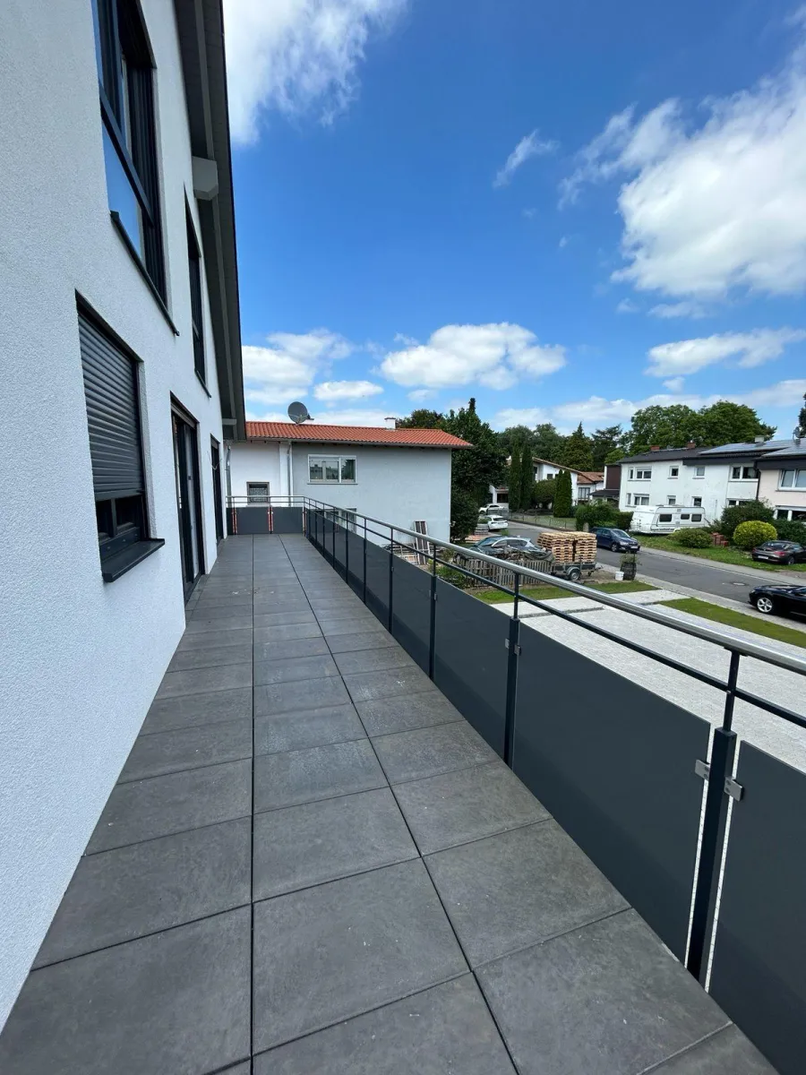 Moderne Wohnung mit großzügigen Balkon!
