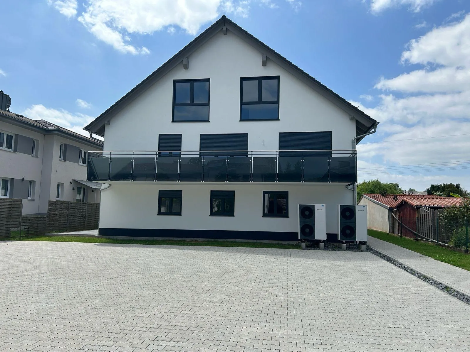 Moderne Wohnung mit großzügigen Balkon!