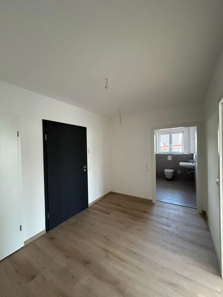 Moderne Wohnung mit großzügigen Balkon!