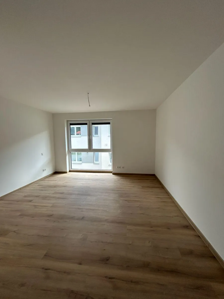 Moderne Wohnung mit großzügigen Balkon!