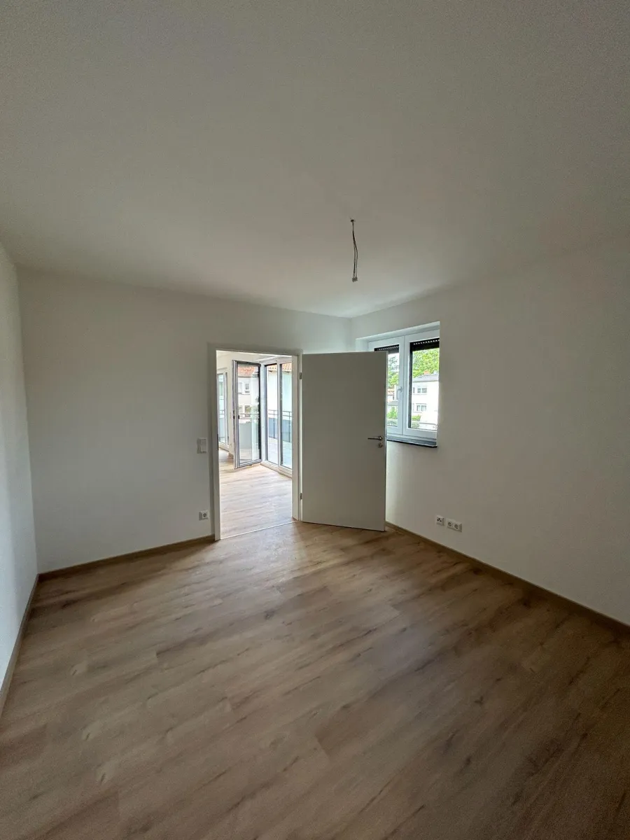 Moderne Wohnung mit großzügigen Balkon!