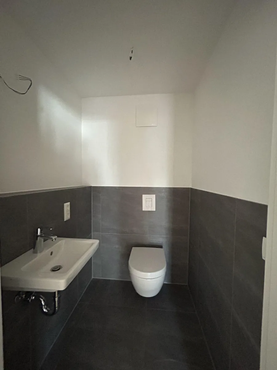 Moderne Wohnung mit großzügigen Balkon!