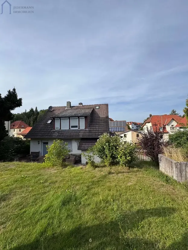 Einfamilienhaus mit herrlichem und großzügigen Garten!